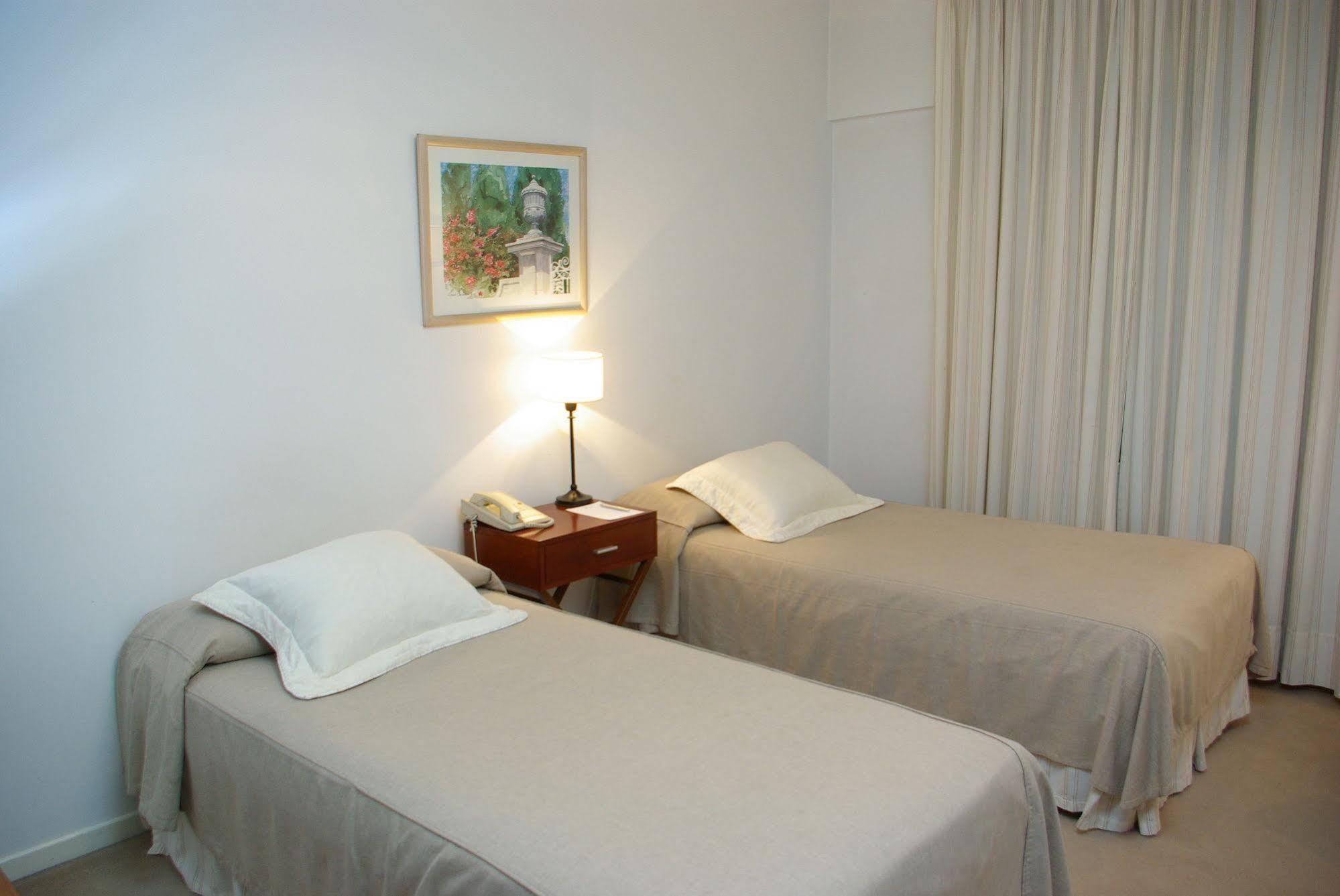 Loi Suites Arenales Buenos Aires Esterno foto
