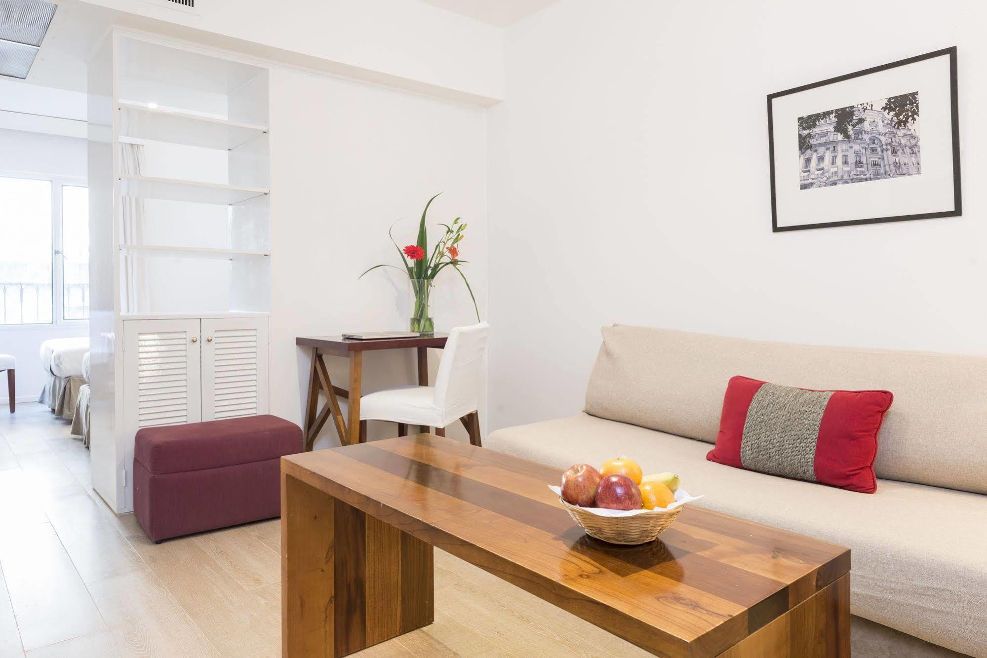 Loi Suites Arenales Buenos Aires Esterno foto
