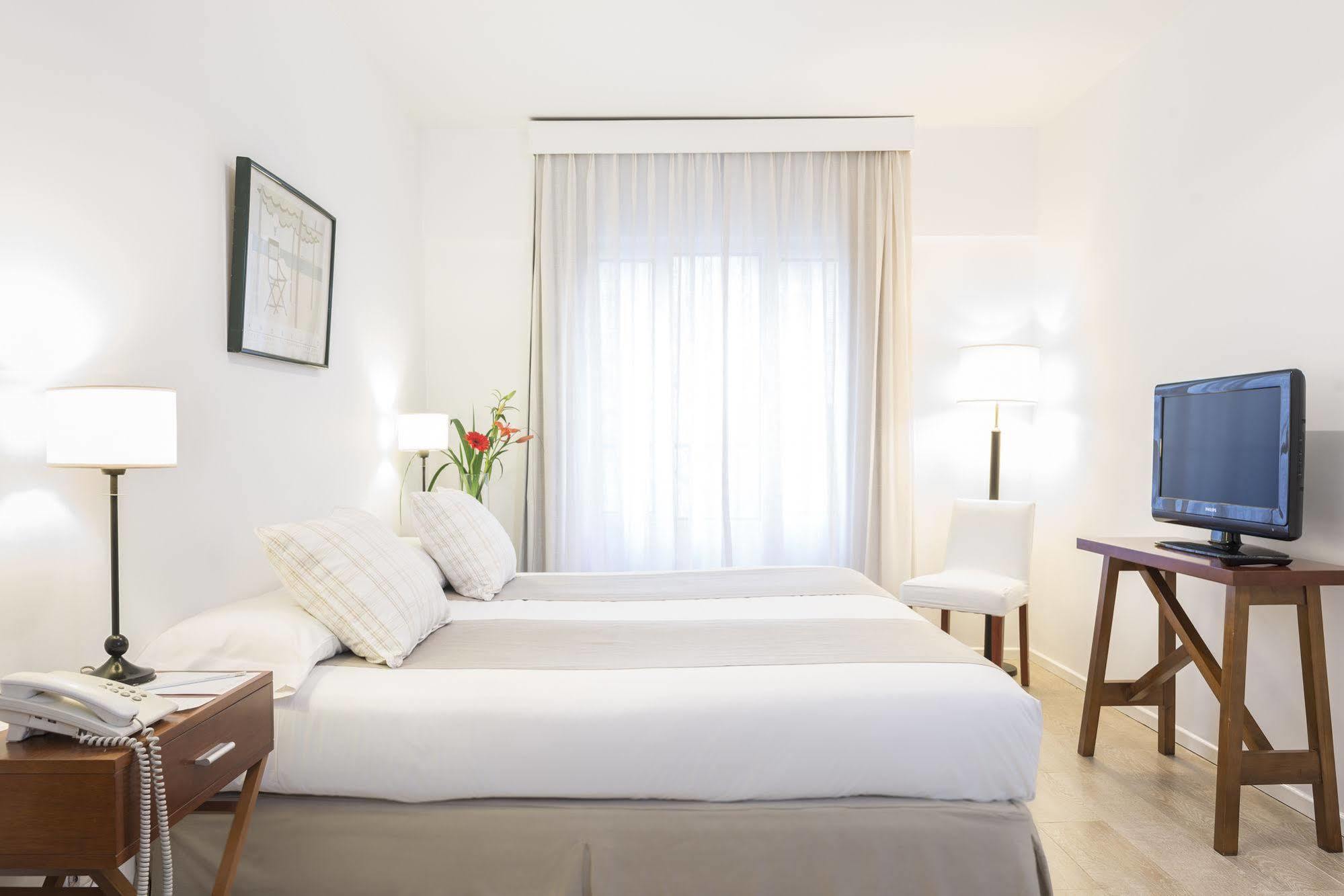 Loi Suites Arenales Buenos Aires Esterno foto